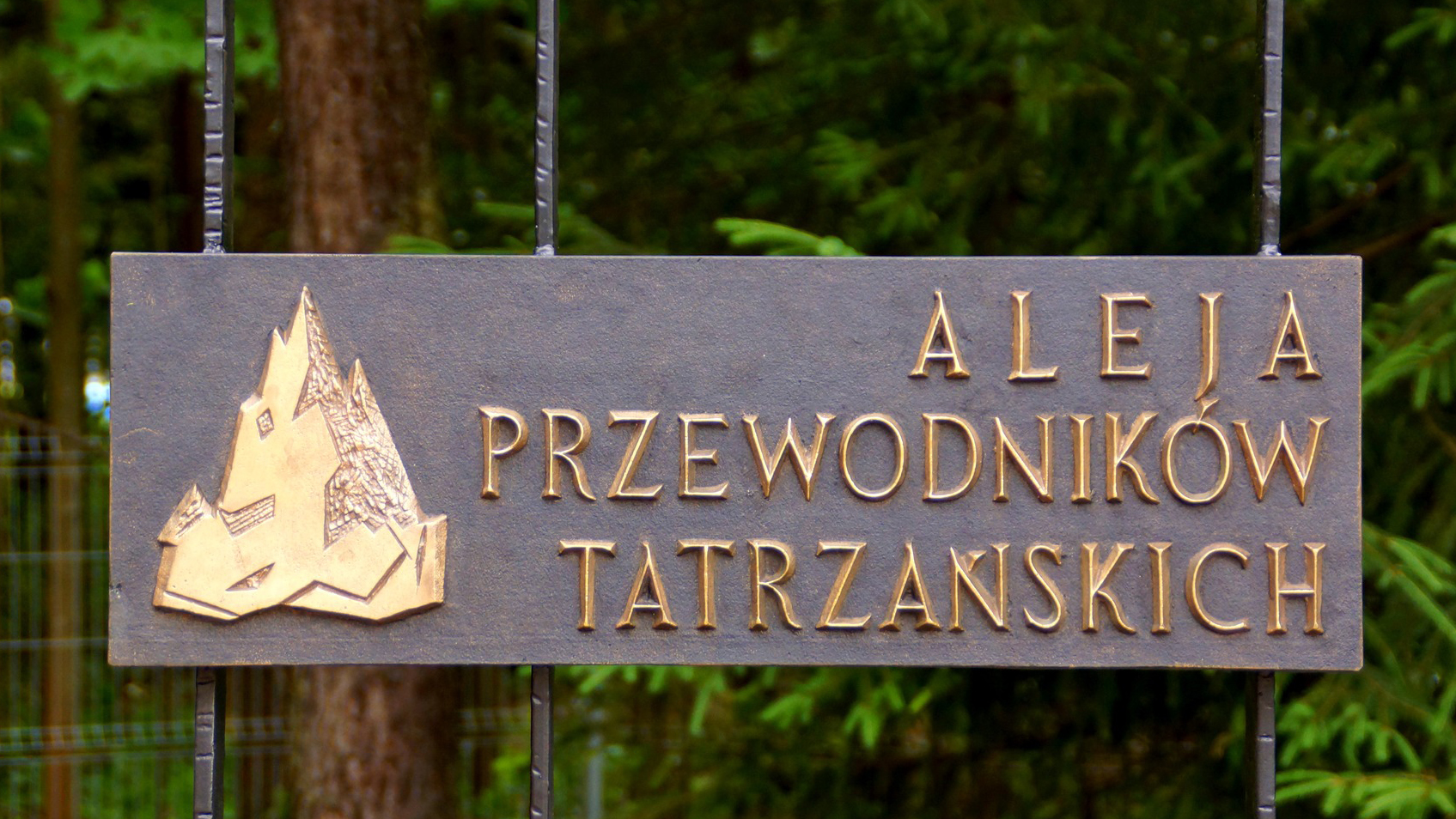 Tablica na Alei Przewodników Tatrzańskich