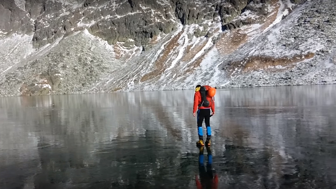 Krystalicznie czysty lód w Tatrach