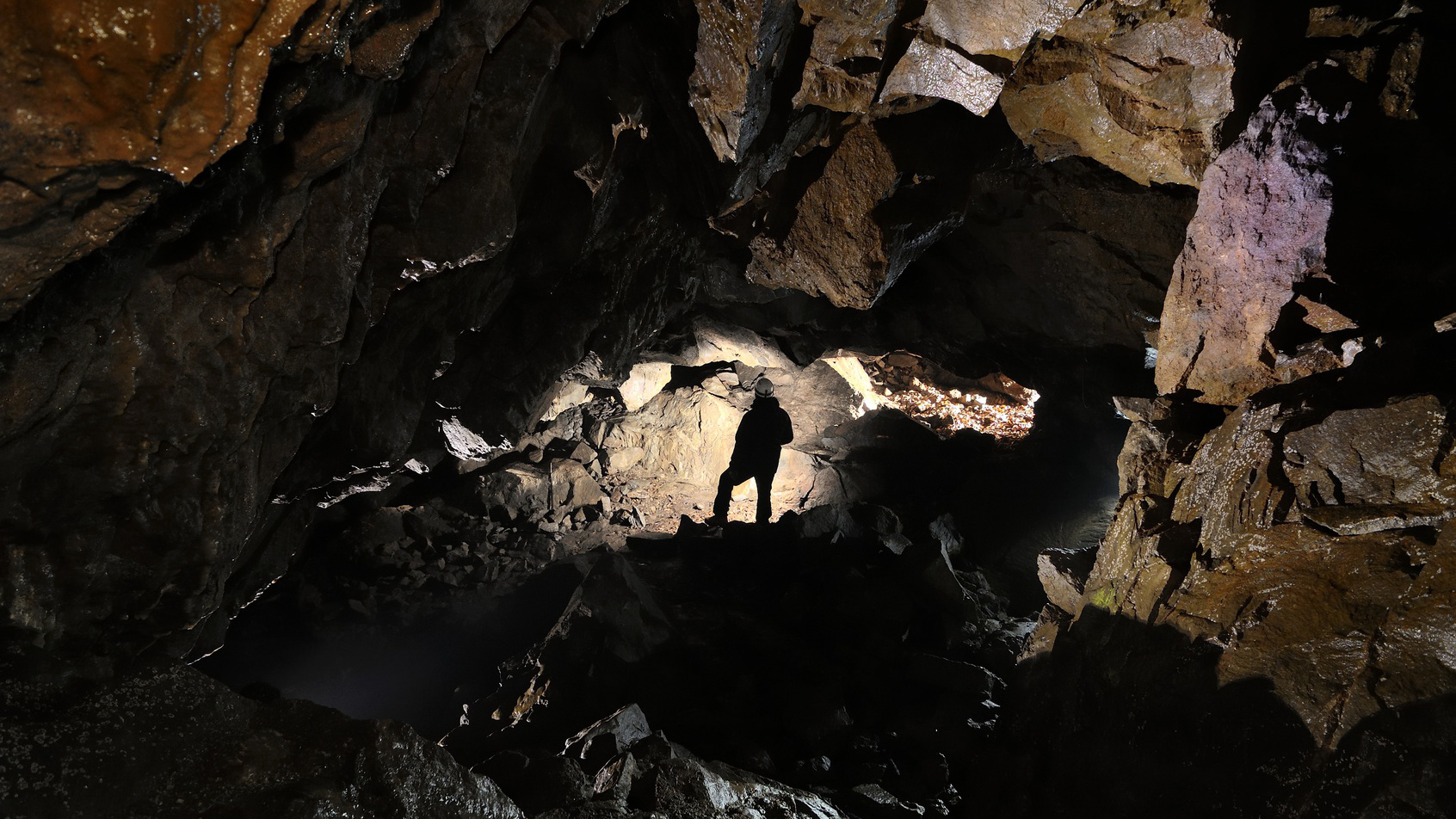 Jaskinia w Tatrach