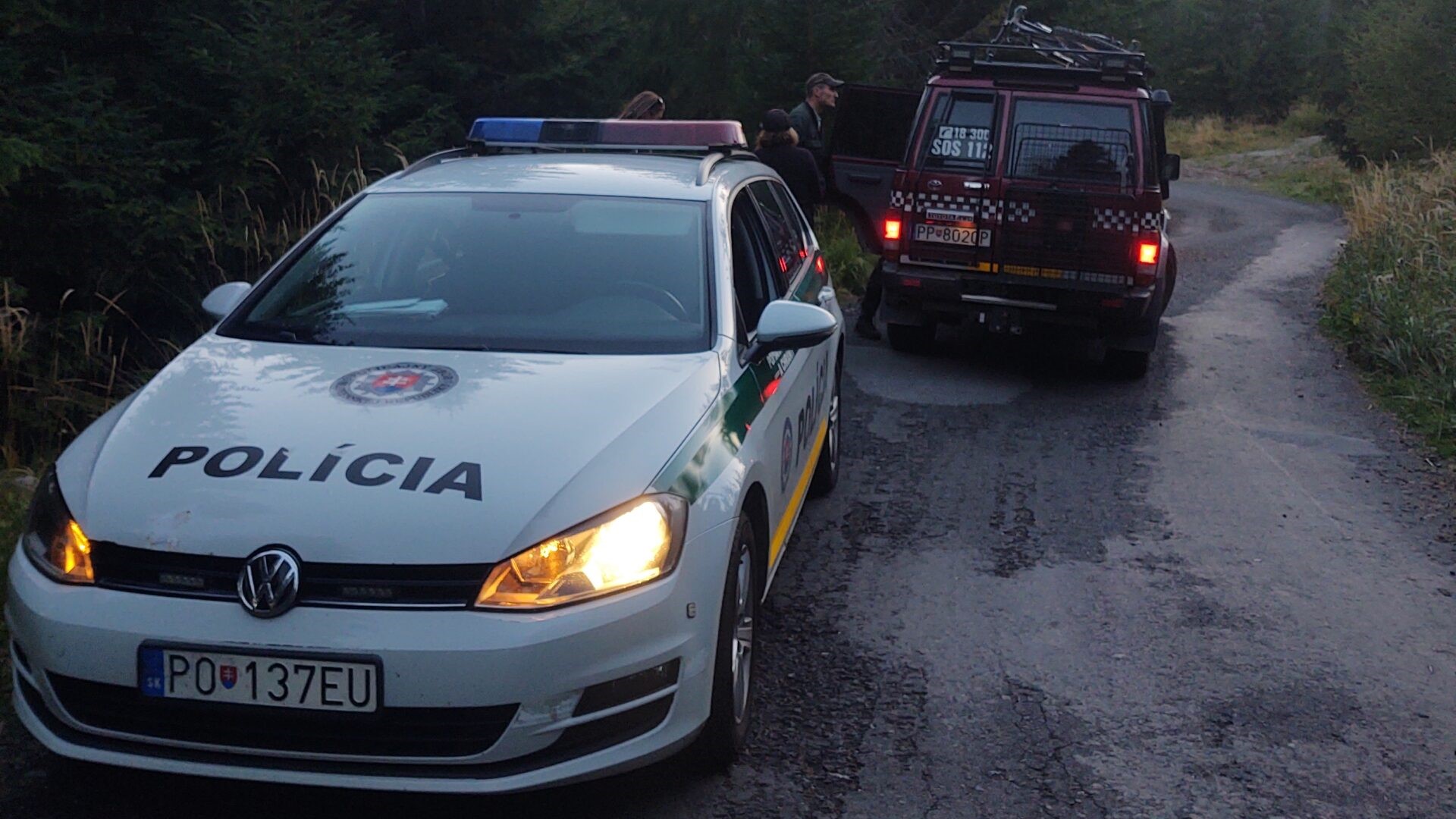 Samochód HZS i słowacka policja