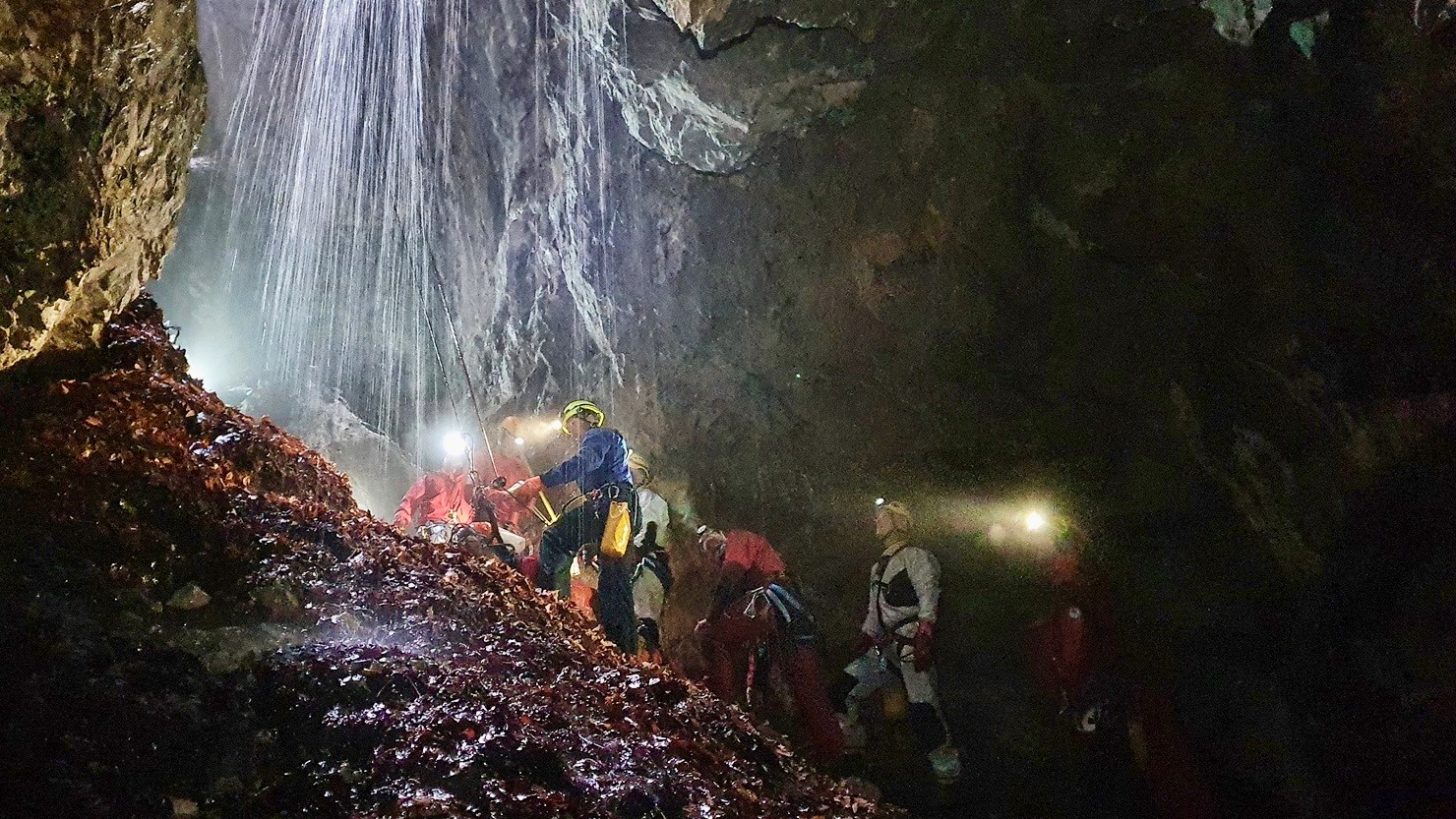 Szkolenie TOPR w jaskini